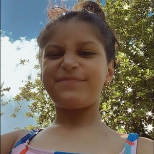 Meet your Posher, Valeria